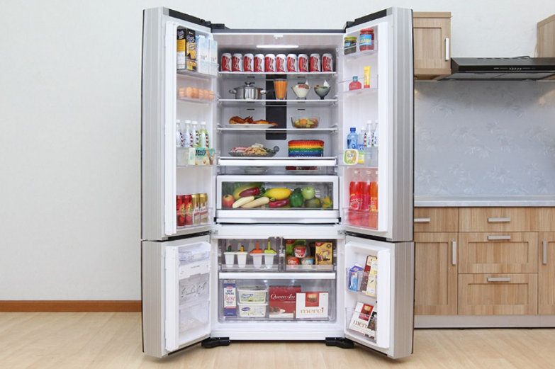 Широкие холодильники Hitachi